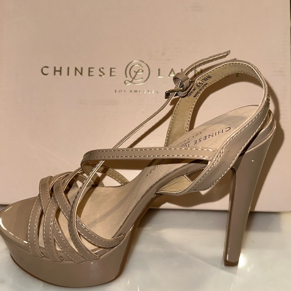 COPY - Chinese Laundry Teaser2 Platform Sandal size 8.5